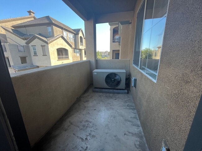 Building Photo - Cozy 2 bedroom apartment on East Palomar!