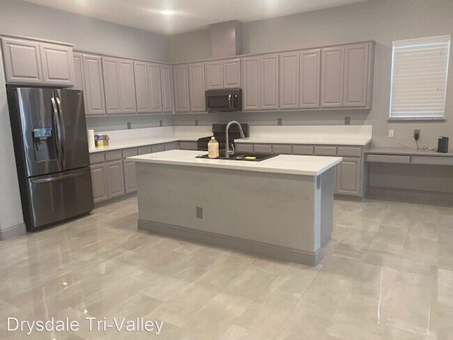 Foto del edificio - 4 br, 2 bath House - 9112 Golf Canyon Rd.