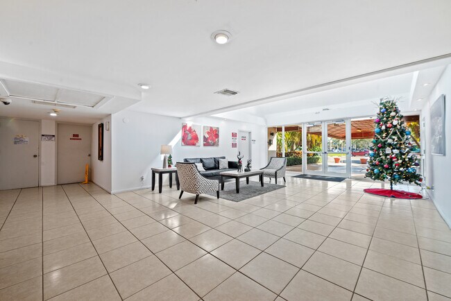 Foto del edificio - 140 Lakeview Dr