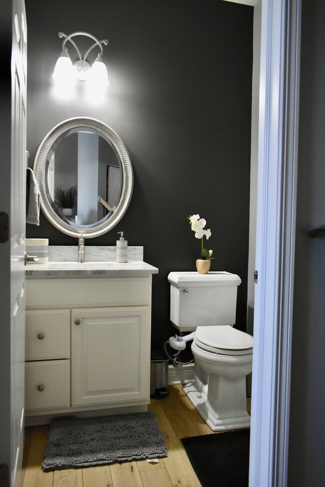 Main Floor - Powder Room - 432 Vaughn Cir