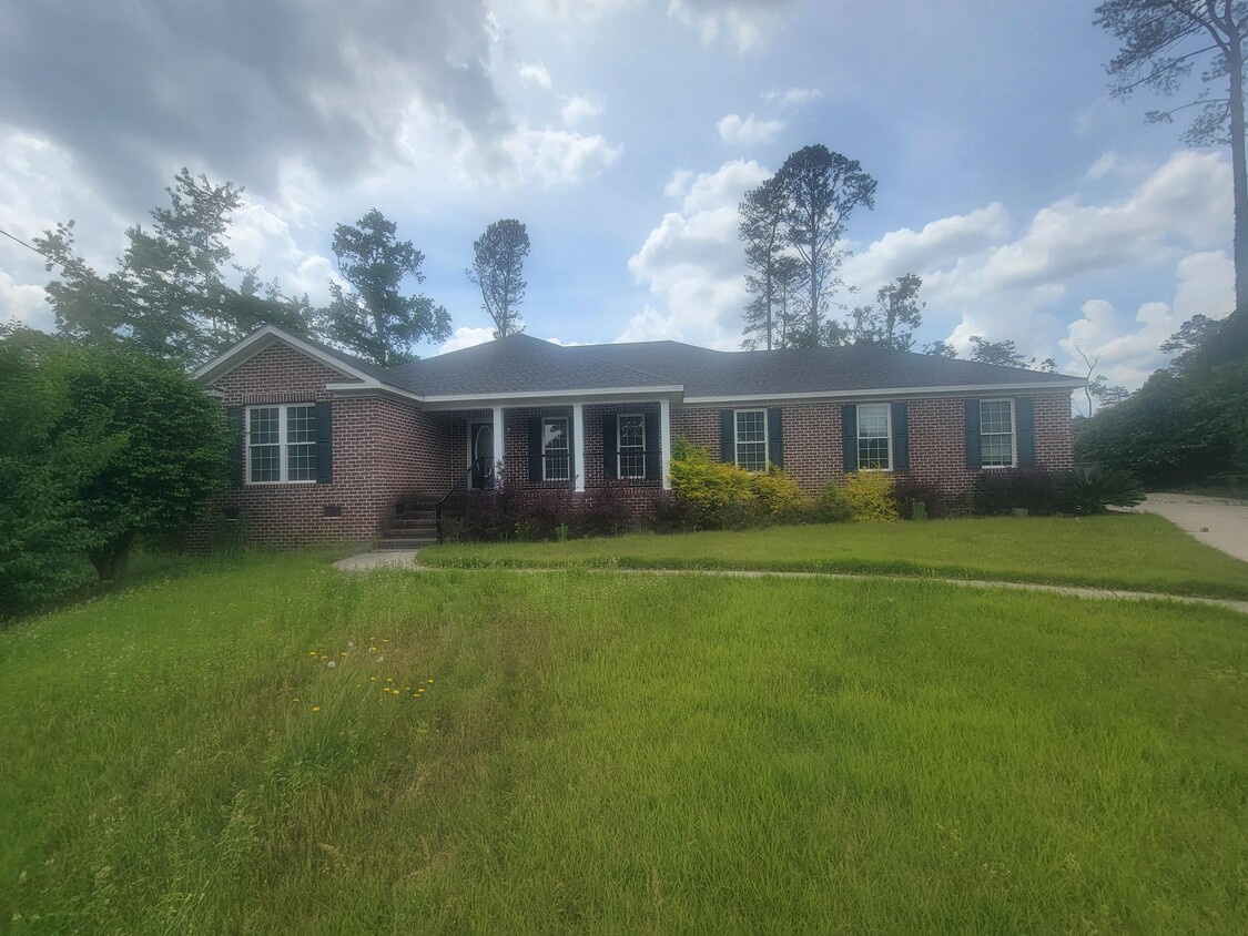 Primary Photo - 3208 West Ct