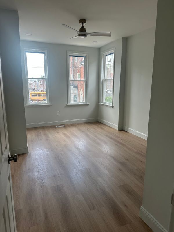 Foto del edificio - 2233 W Oakdale St