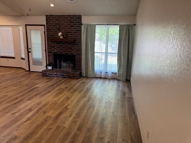 Living Room - 505 Ramsey St