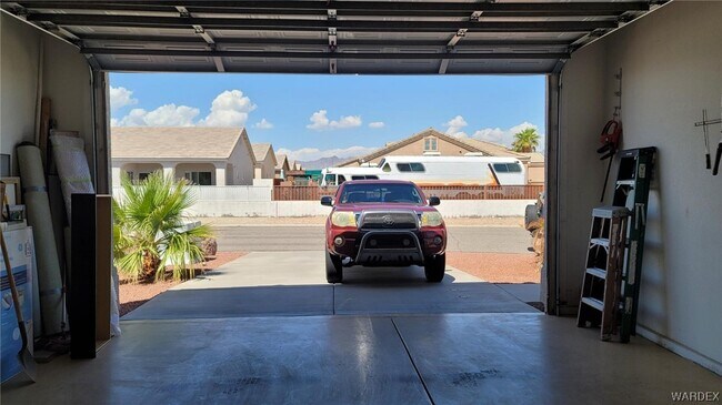 Foto del edificio - 1807 E Lipan Blvd