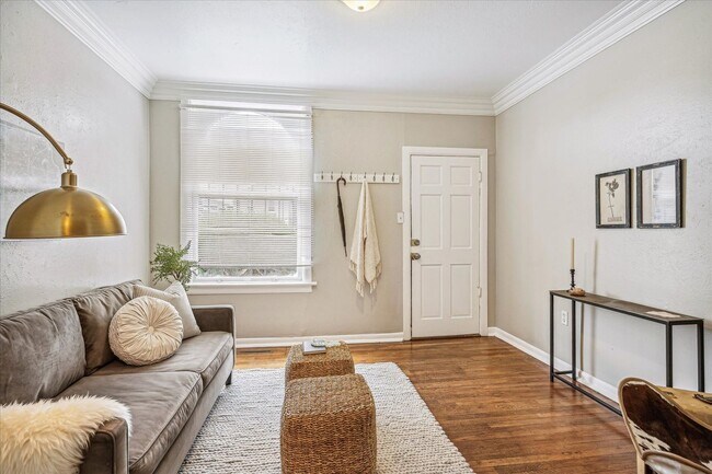 Foto del edificio - Charming 1 bed/1bath in The Highland - Great Location!