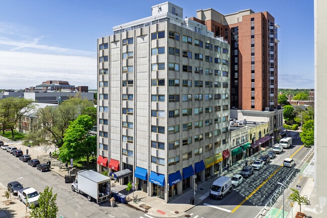 Primary Image - 400 Maynard