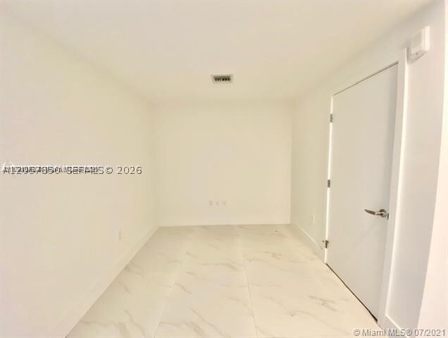 Foto del edificio - 16385 Biscayne Blvd