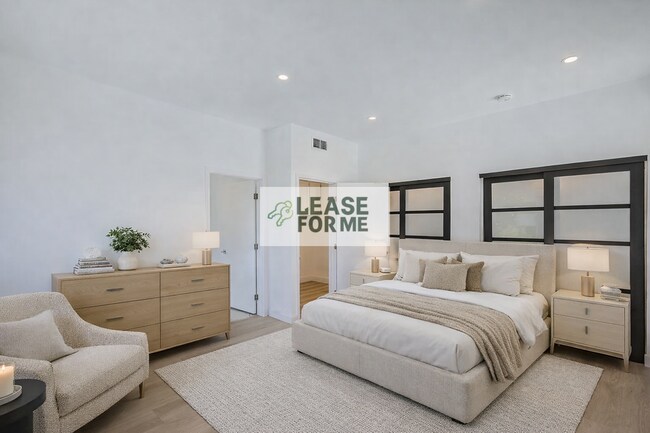 Foto del edificio - 449 Le Doux Rd