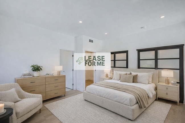 Building Photo - 449 Le Doux Rd