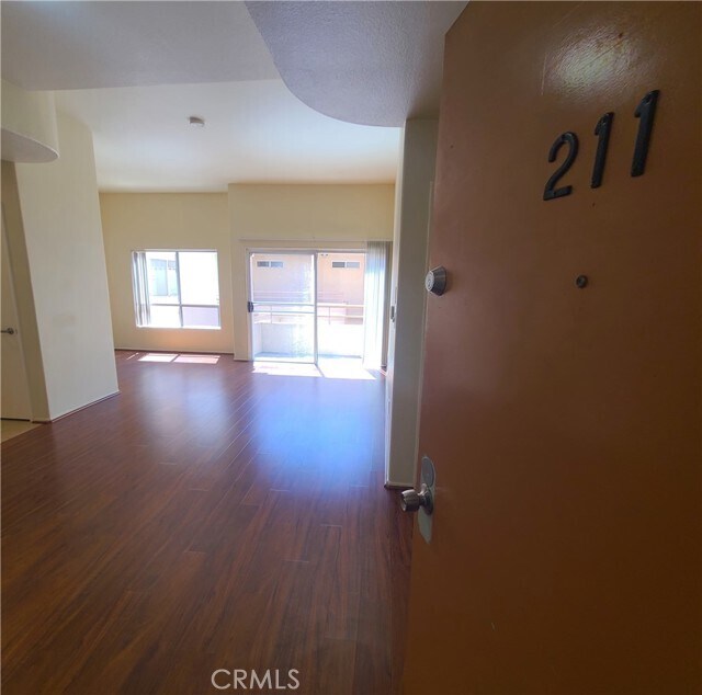 Foto principal - 5060 Kester Ave