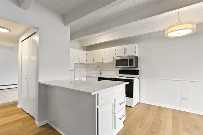 Photo - Columbine Plaza Apartments