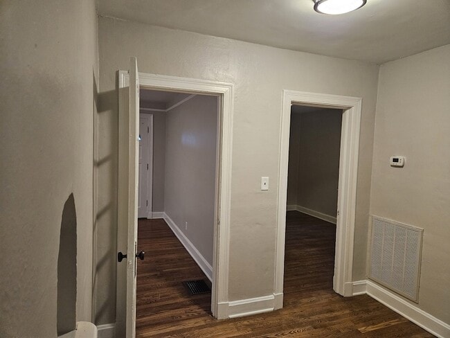Building Photo - 1408 King Hollands Ave