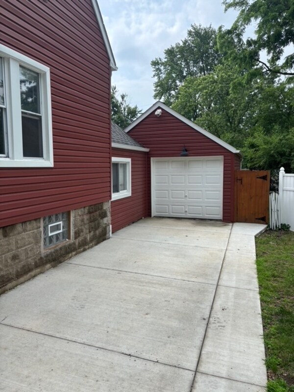 Building Photo - 35517 Booth St