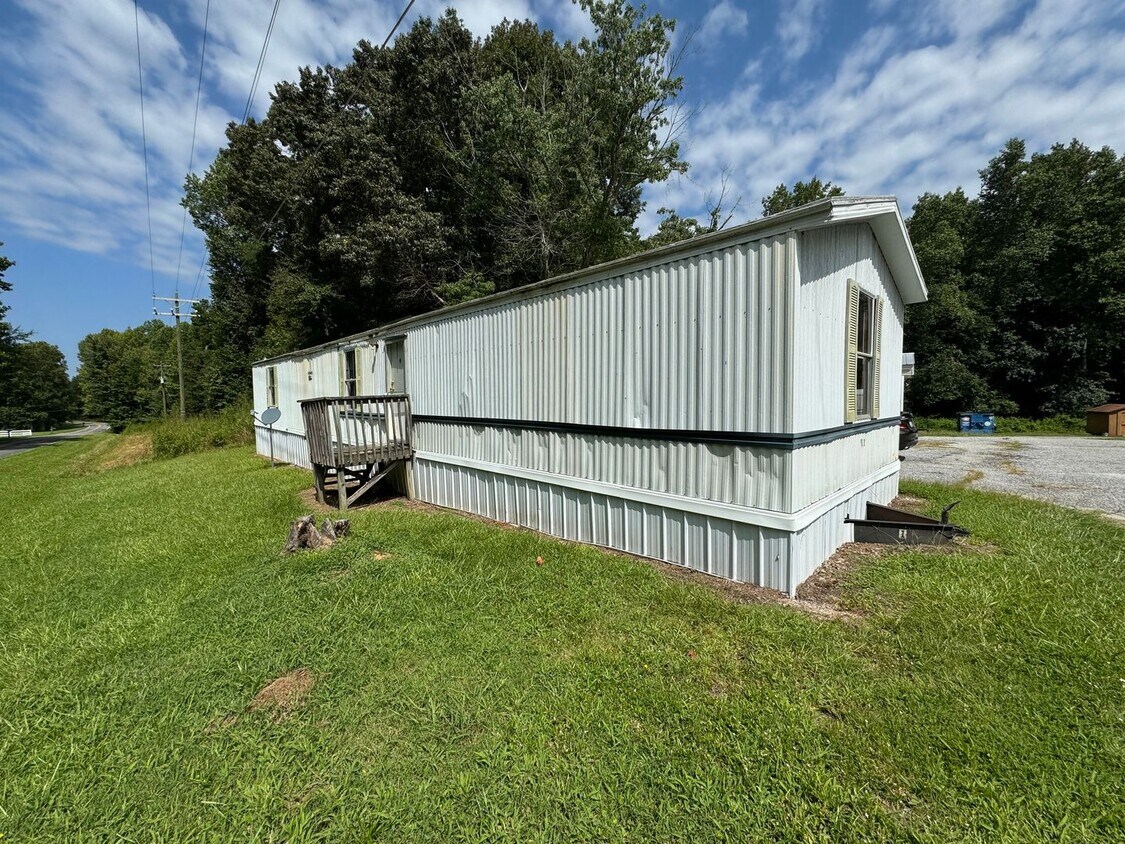Primary Photo - 3/2 Single Wide in Ellenboro, NC
