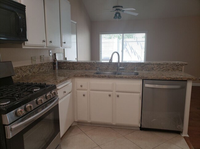 Foto del edificio - 2595 Branch Ln