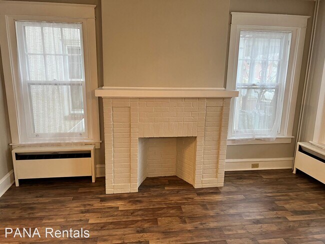 Building Photo - 3 br, 1.5 bath House - 215 N. Brobst Street