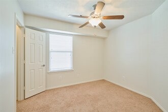 Building Photo - 327 Bloomhill Pl