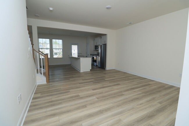 Building Photo - Townhouse