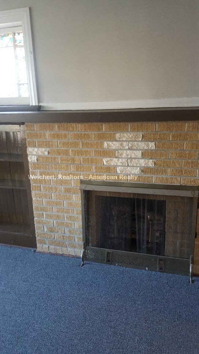 Building Photo - 10226 S Rhodes Ave