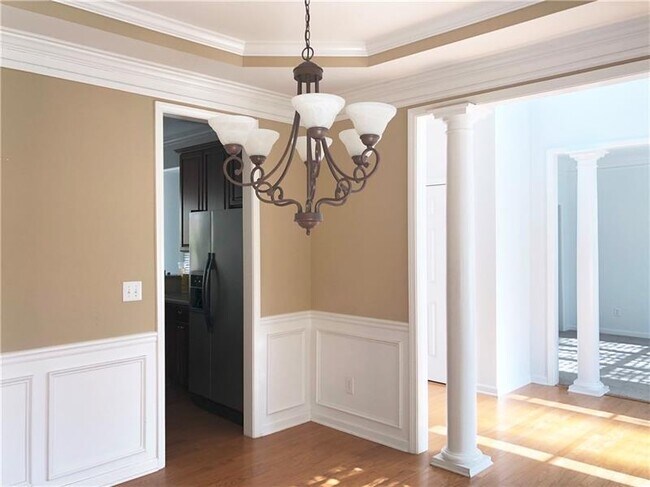 Building Photo - 2745 Ivy Hill Dr NE