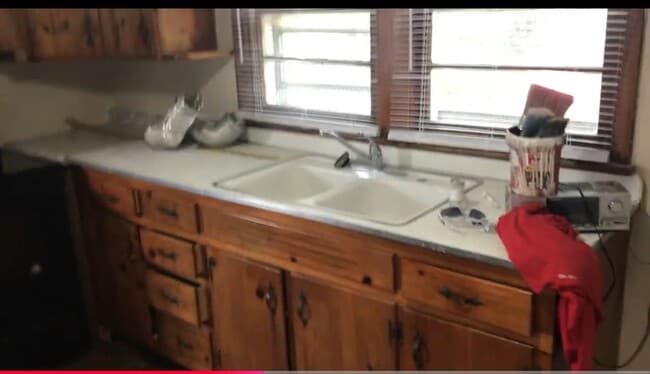 Building Photo - Nice 3 bedroom 1 bath in heart of Woodbury
