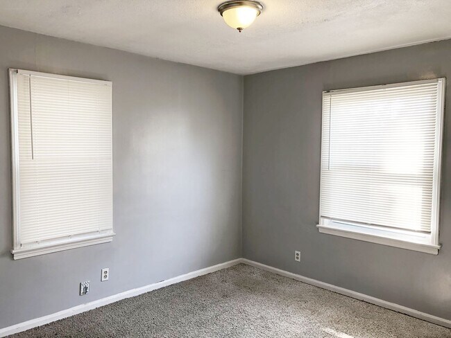 Foto del edificio - 3 Bed 1 Bath Single Family Home in Maple Heights!