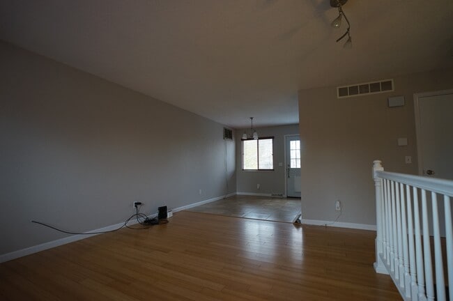 Building Photo - 10529 Pierson Cir