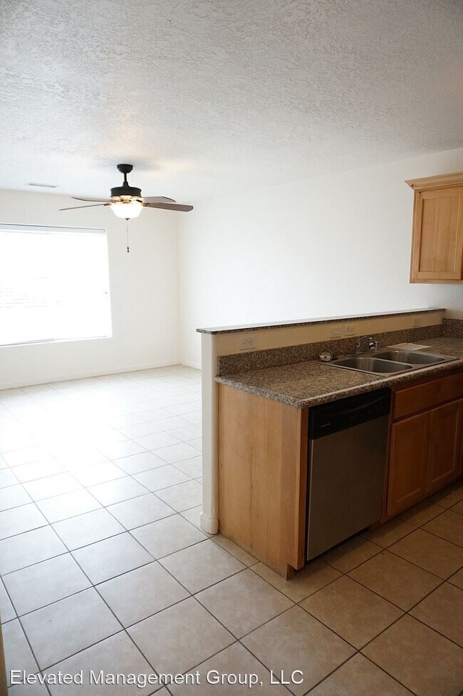 Foto del edificio - 200 San Clemente Ave NW