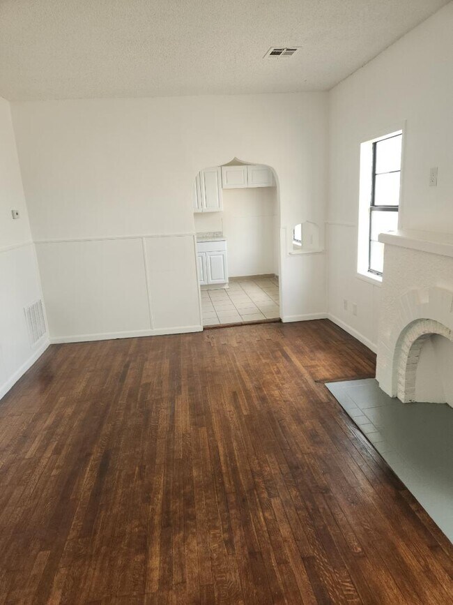 Foto del edificio - 1223 N Chautauqua Ave