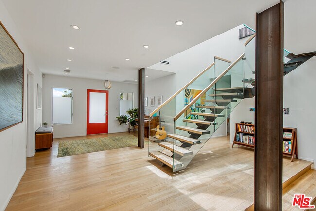 Foto del edificio - 13001 Rose Ave