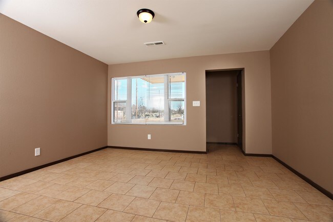 Foto del edificio - 2723-2729 E 9th St N