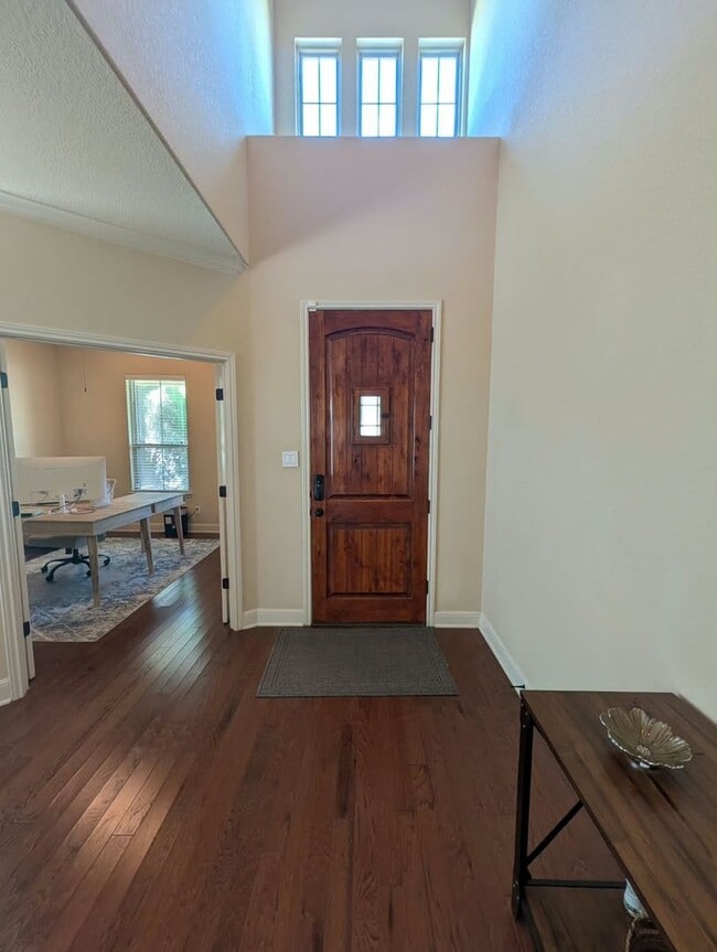Building Photo - 28319 Willis Ranch