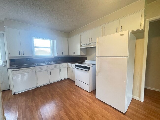 Building Photo - 5338 S Hutchinson Ct