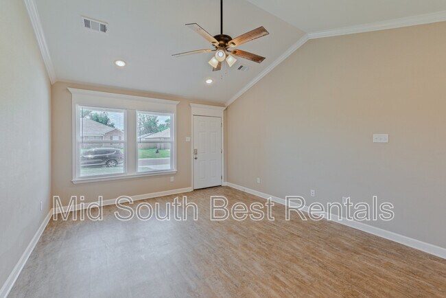 Foto del edificio - 612 Hill Rd