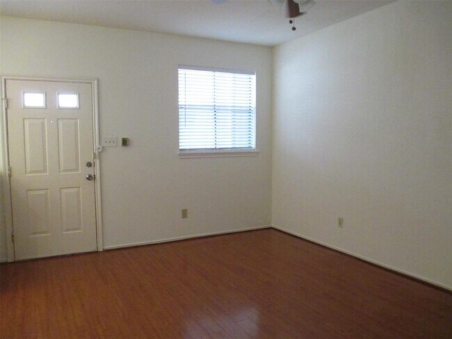 Building Photo - 1103 Dulles Ave