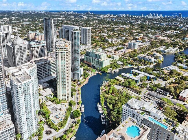 Foto del edificio - 347 N New River Dr E