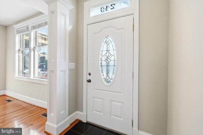 Foto del edificio - 249 11th St SE