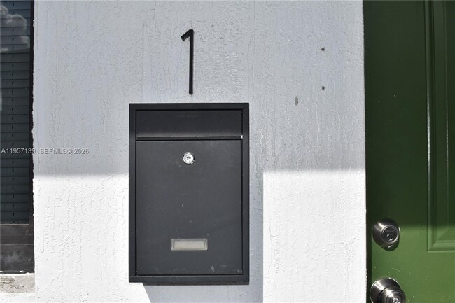 Foto del edificio - 900 NW 8th Ave