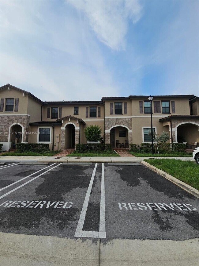 Foto del edificio - 3310 W 114th Terrace