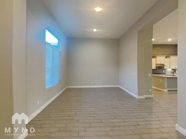 Building Photo - 3690 E Alfalfa Dr