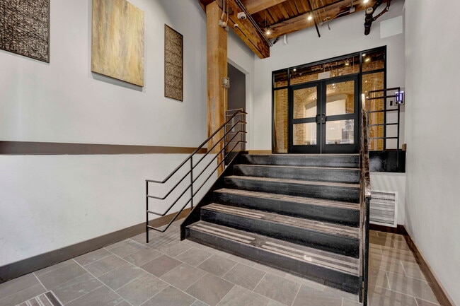 Photo - 625 W Jackson Blvd Apartment