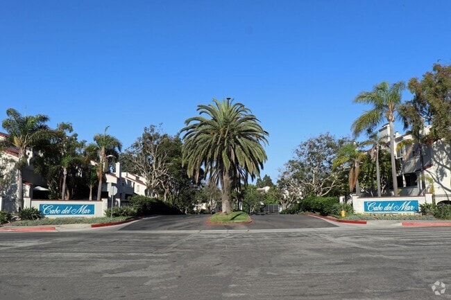 Building Photo - 5032 Dorado Dr