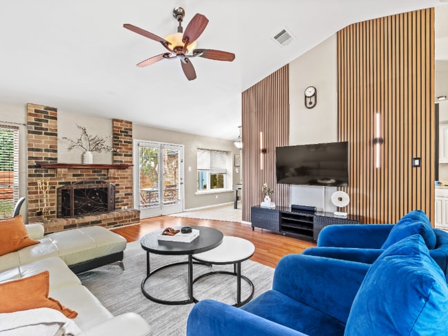 Building Photo - 1108 Collin Dr