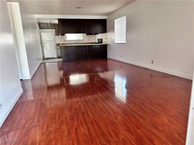 Foto del edificio - 4520 Sparky Dr