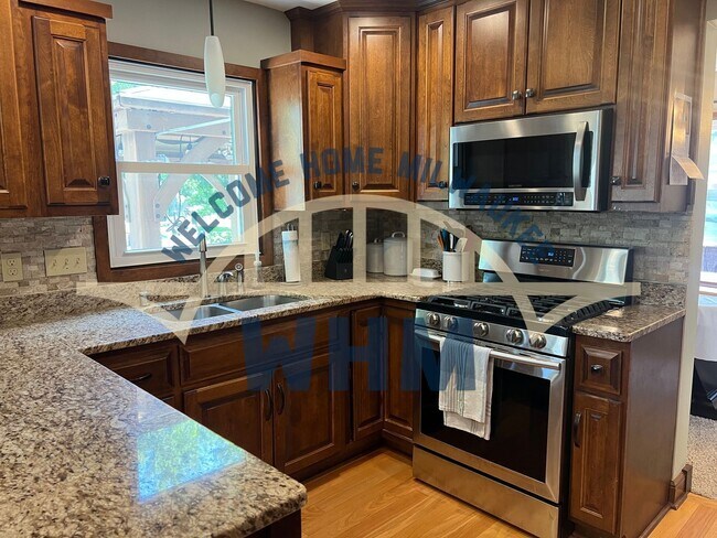 Foto del edificio - 6570 Radburn Ln