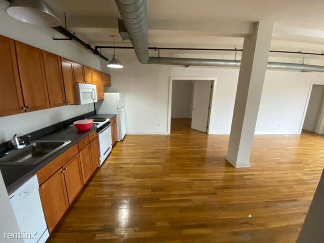 Building Photo - 507 4th St