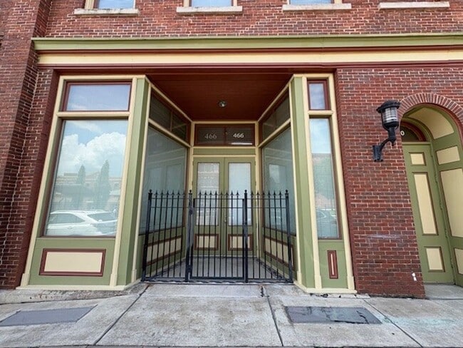 Interior Photo - Lofts at Poplar Pointe