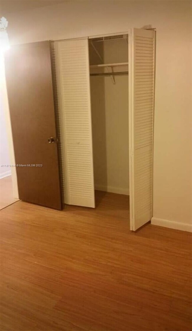 Foto del edificio - 2471 SW 82nd Ave