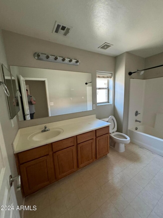 Foto del edificio - 3800 E Santa Fe Ln