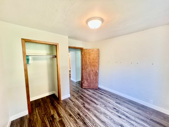 Foto del edificio - 1032 N Rapids Rd